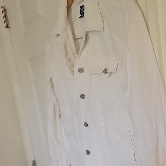 GAP Women's White Denim Jacket - Picture 3 of 5